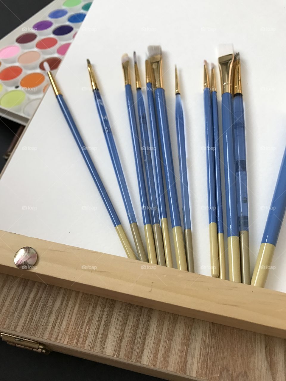 Paintbrush and color palette 