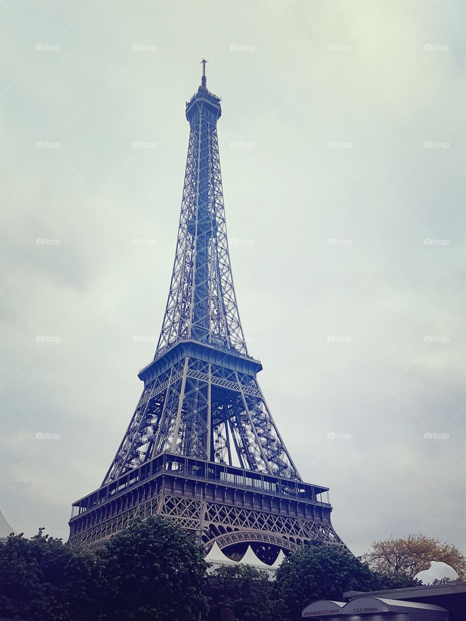 Eiffel Tower with a grey sky