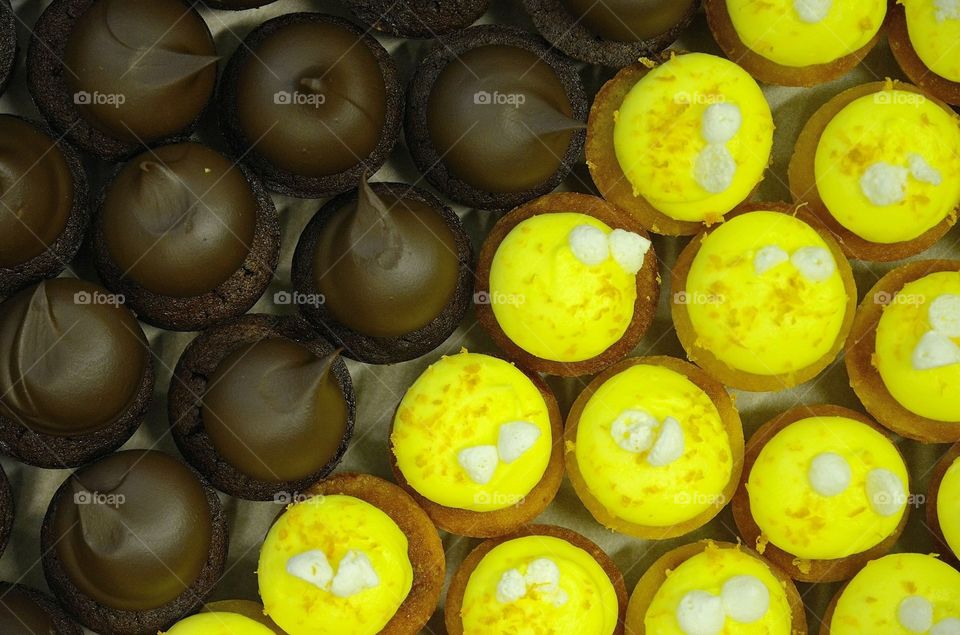 Yellow cupcakes