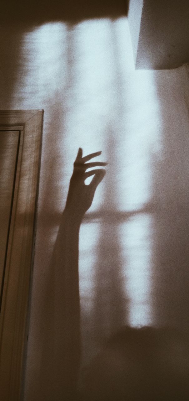 hands girl on the wall house afternoon