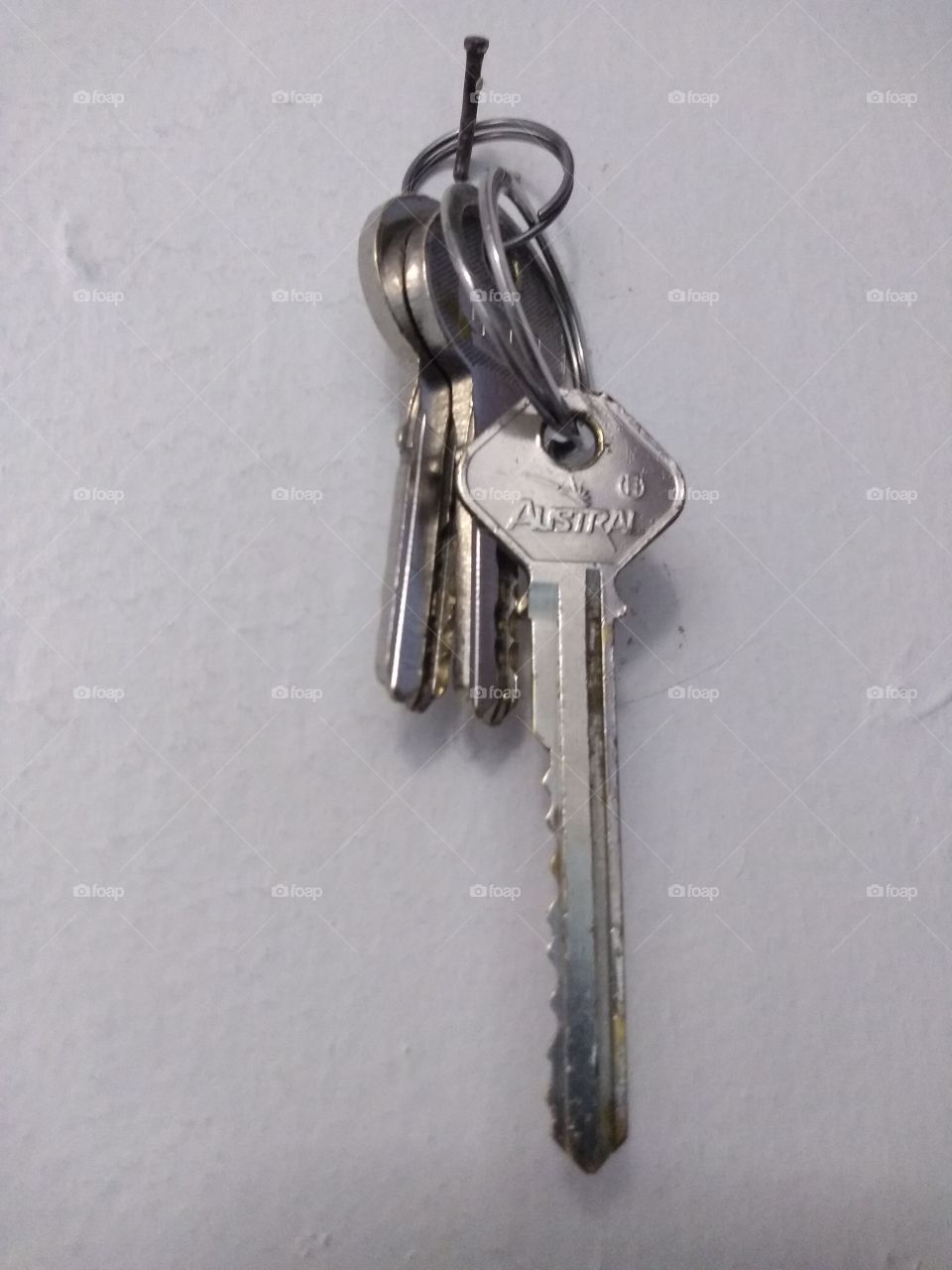 hermosa nuestra llave echo de metal.