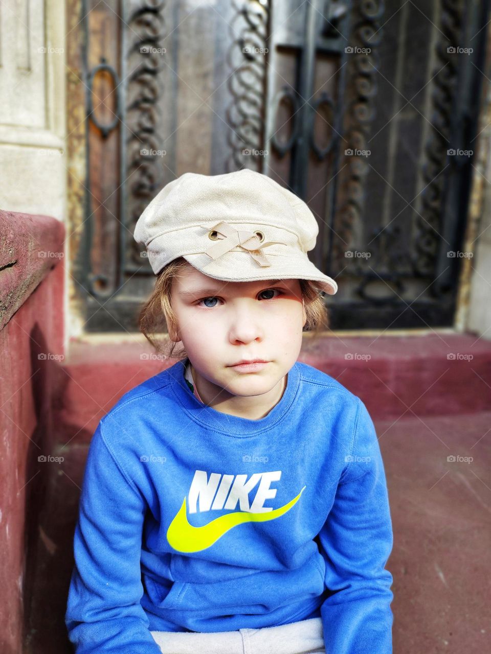 little girl's portrait in the hat