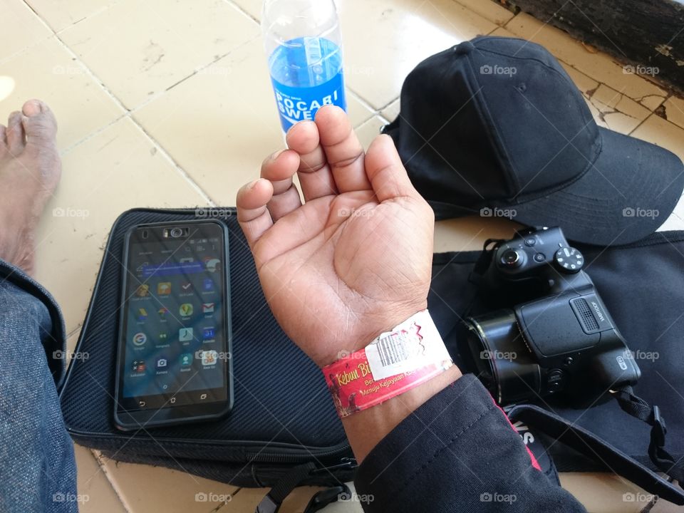 preparation before going around the zoo