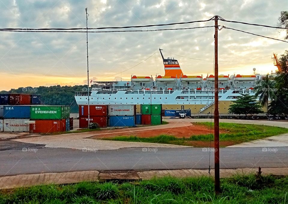 evening stories, waiting the sun