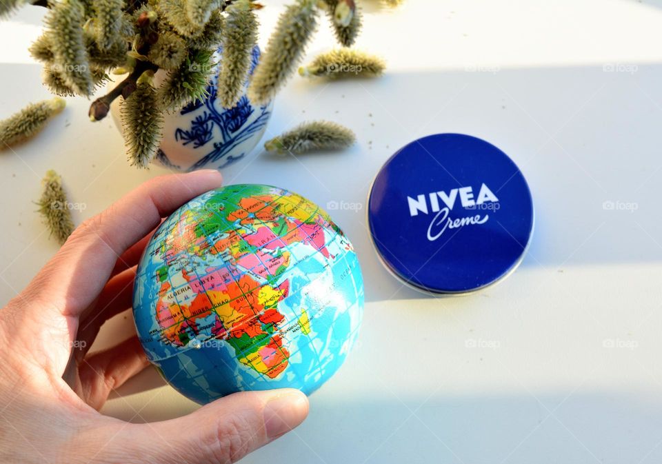 cosmetics accessories Nivea round beautiful texture