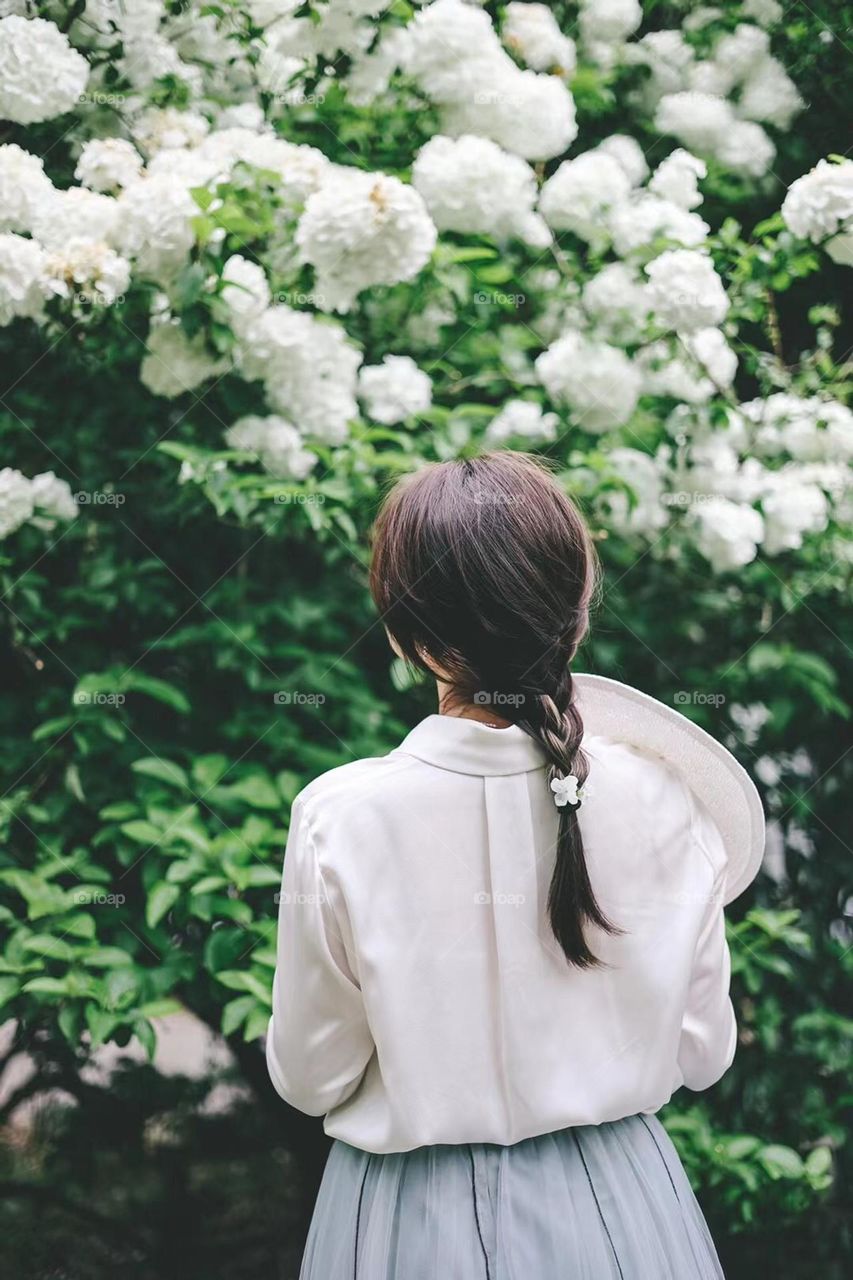 If there is a switch in life, meeting with friends is a key to happiness, spring and summer can not miss the wooden hydrangea.