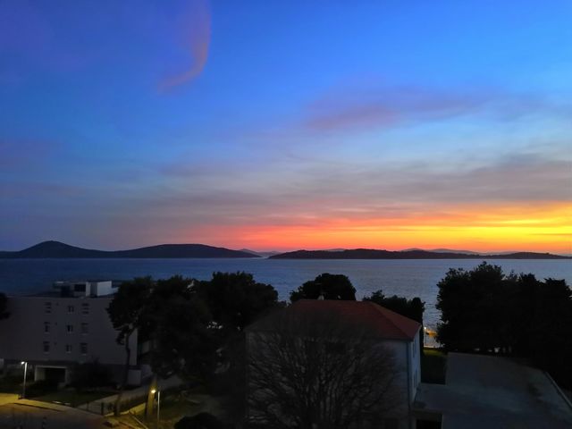 🌅