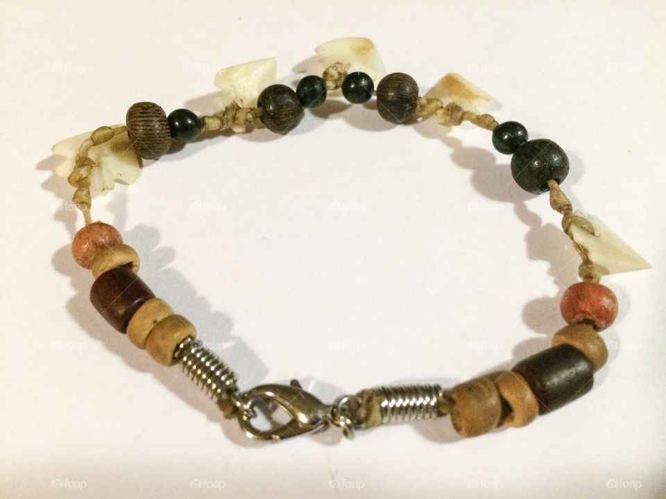 Shark tooth & beaded bracelet 