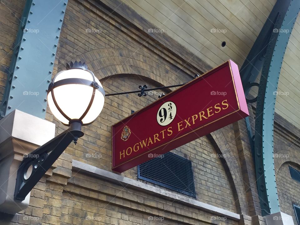 Hogwarts sign