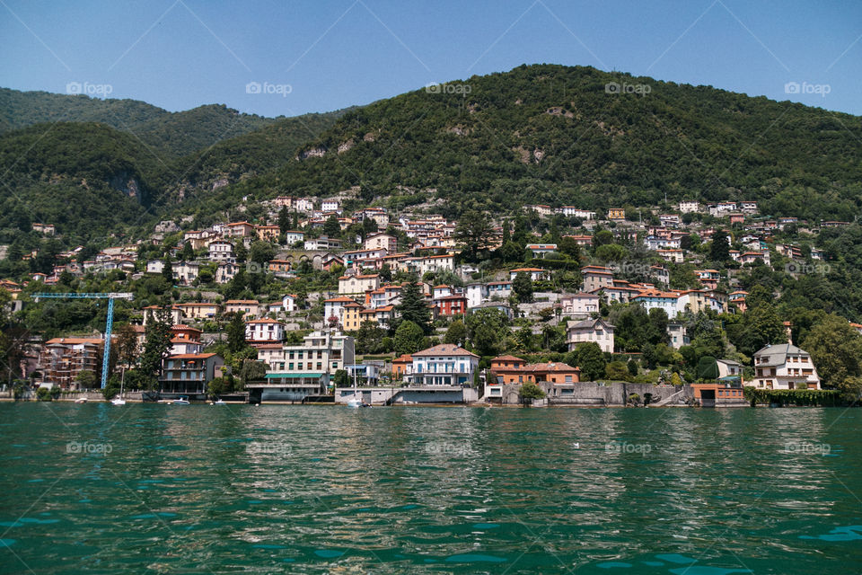 Lago Como no norte da Itália é um lugar lindo para se conhecer na Europa, com paisagens incríveis!