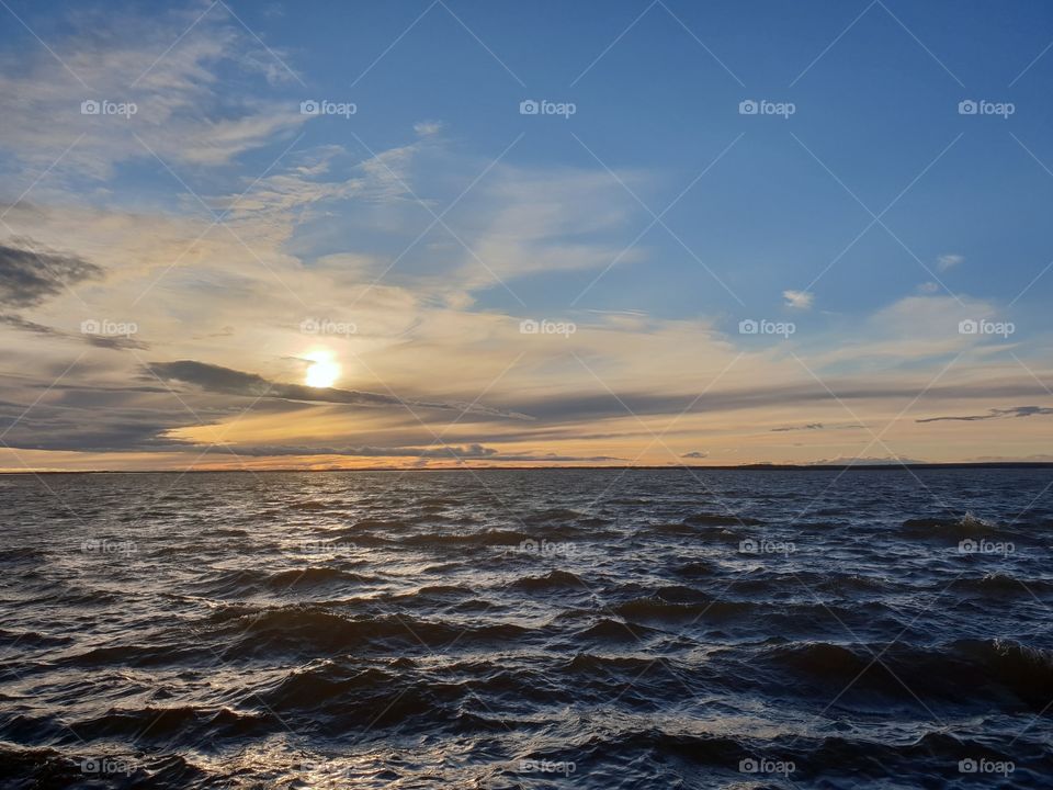 Вечереет. На реке Обь