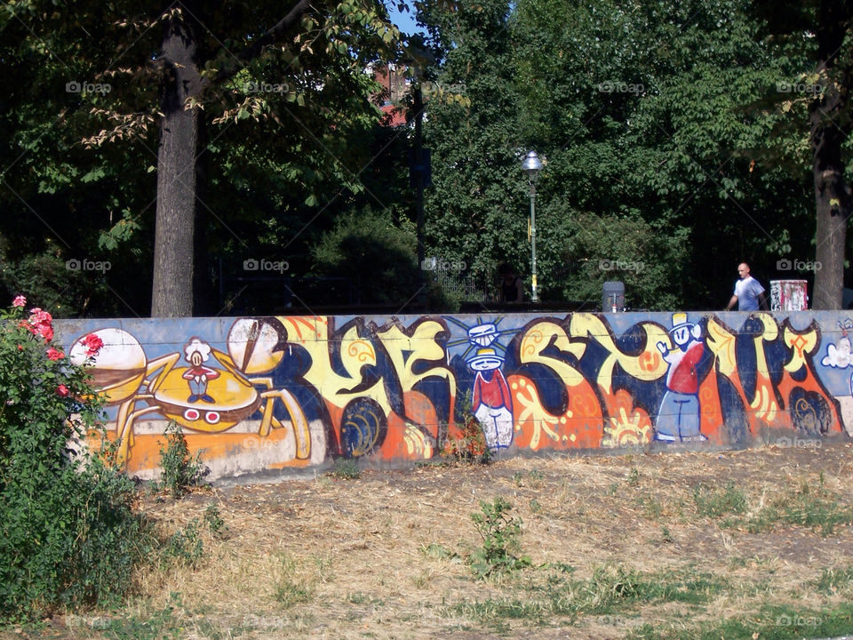 wall trees berlin graffitti by kenglund
