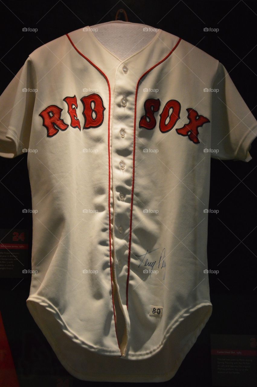 I may post a lot of Reds pictures, but I'm a Sox fan all the way! Signed Tony Perez jersey hanging in the Reds HOF. ⚾️