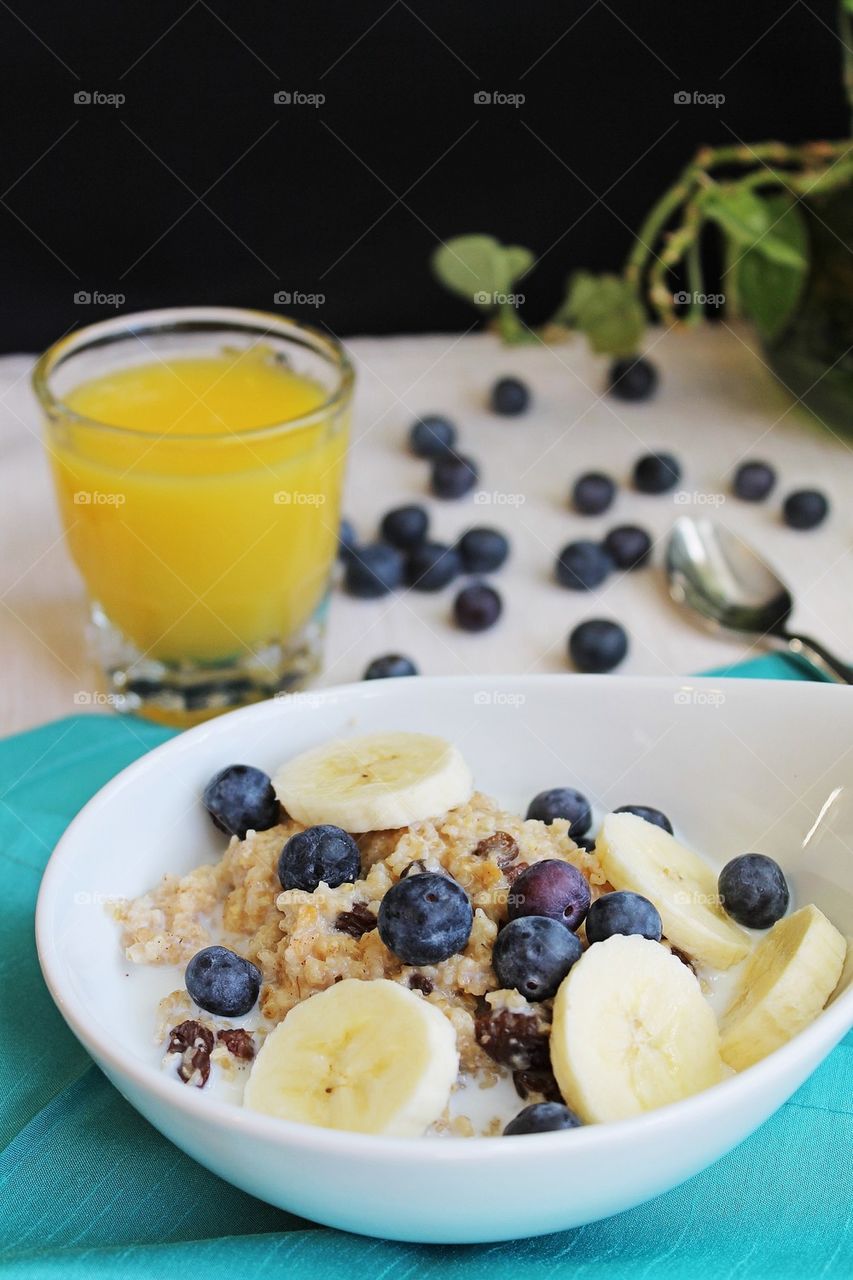 Steel-cut oatmeal with blueberry and banana