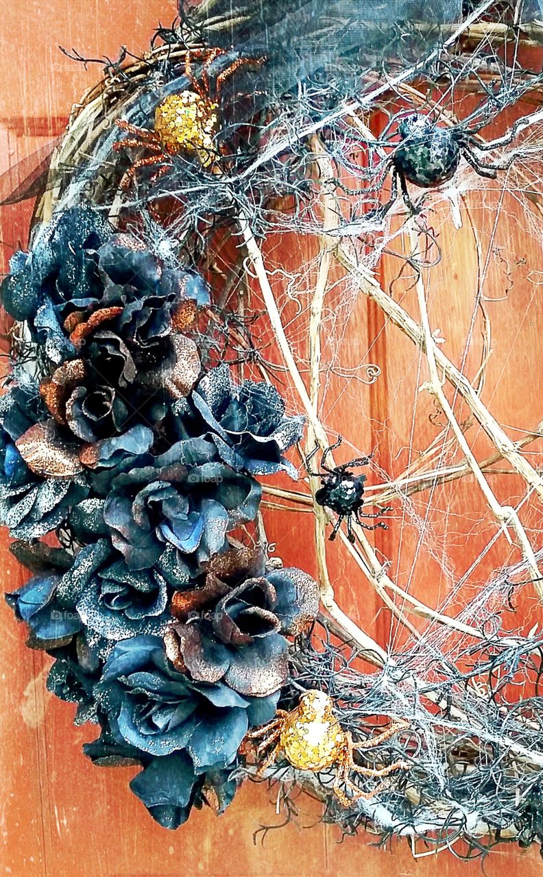 Halloween spider and web wreath with black roses