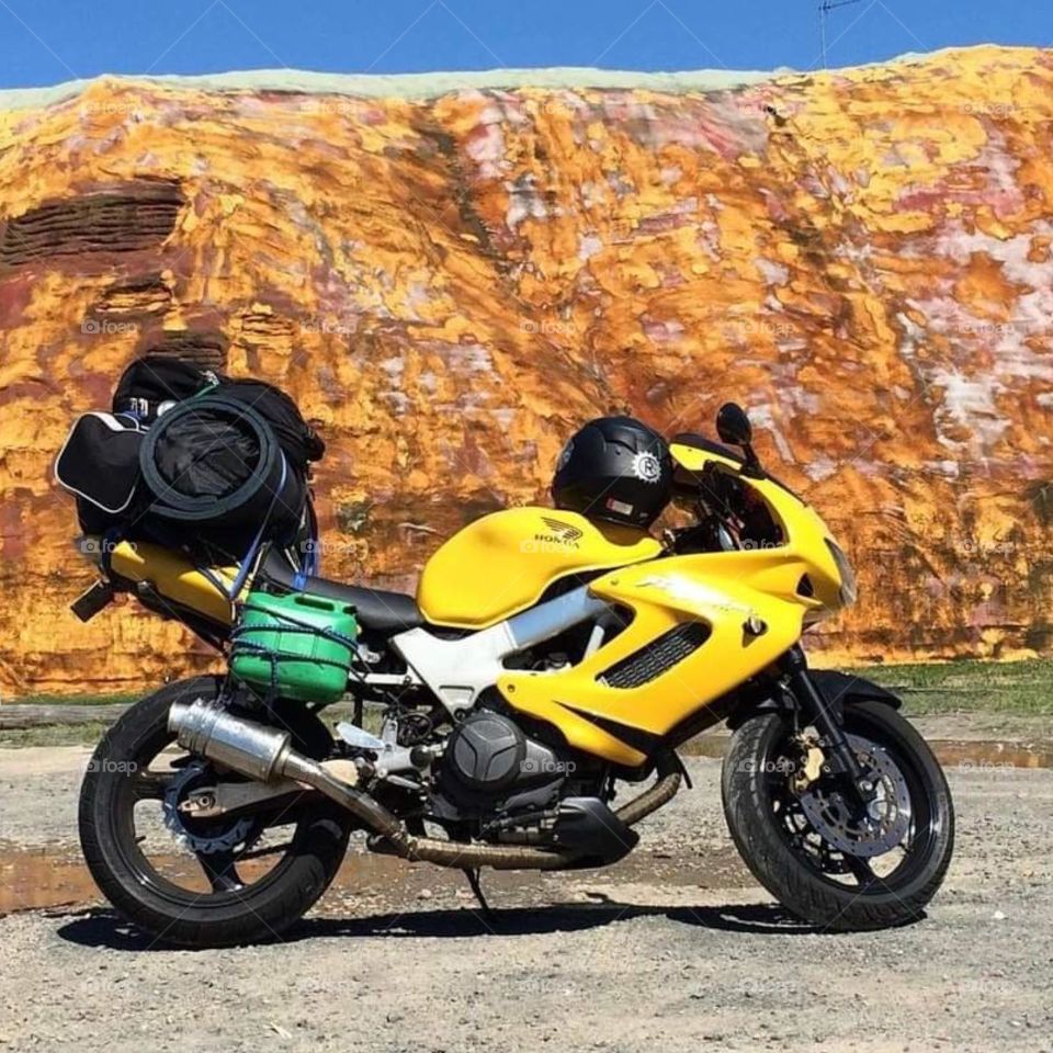 Enjoying the beauty of nature while driving around. The idea of a brilliant and skilled Babu. 