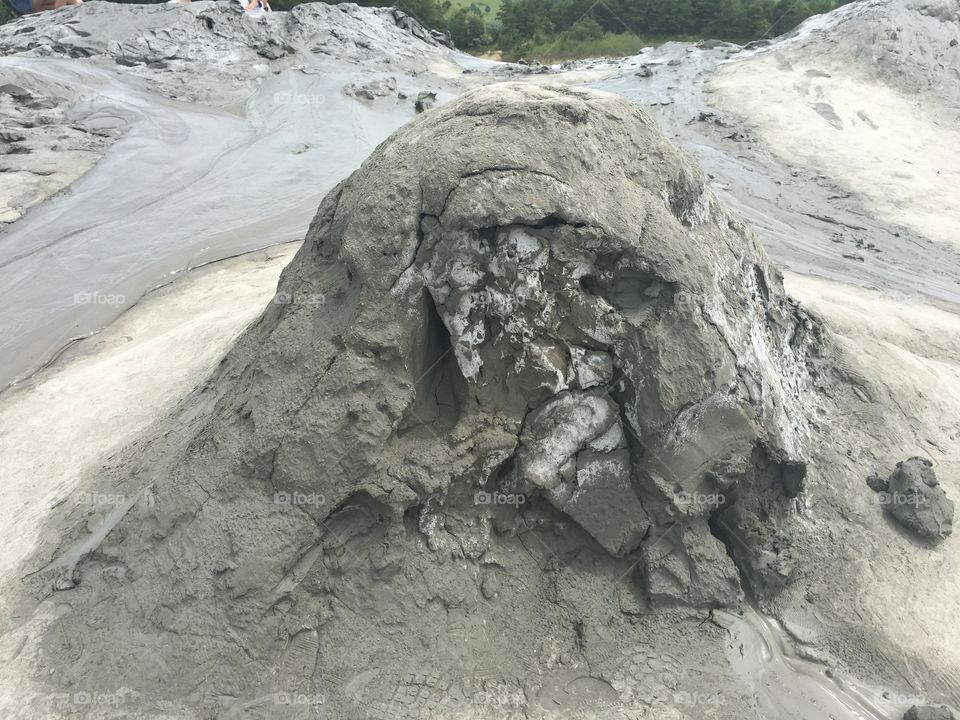 Muddy vulcanoes