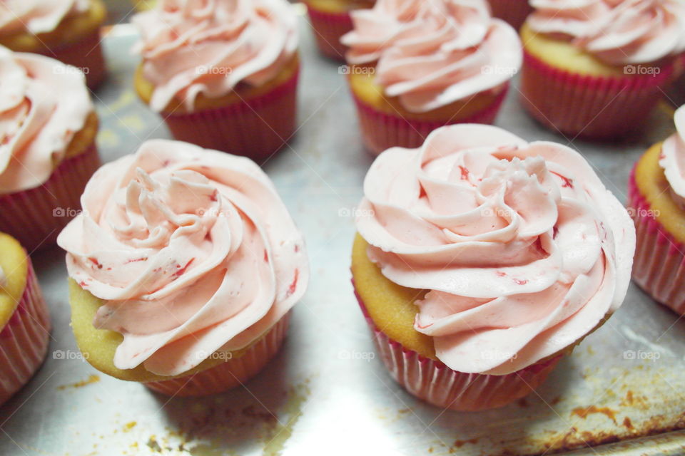 Strawberry cupcakes 