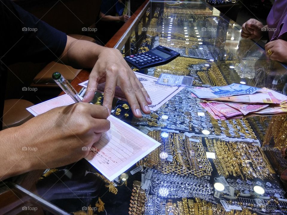 Gold Jewelries Trading