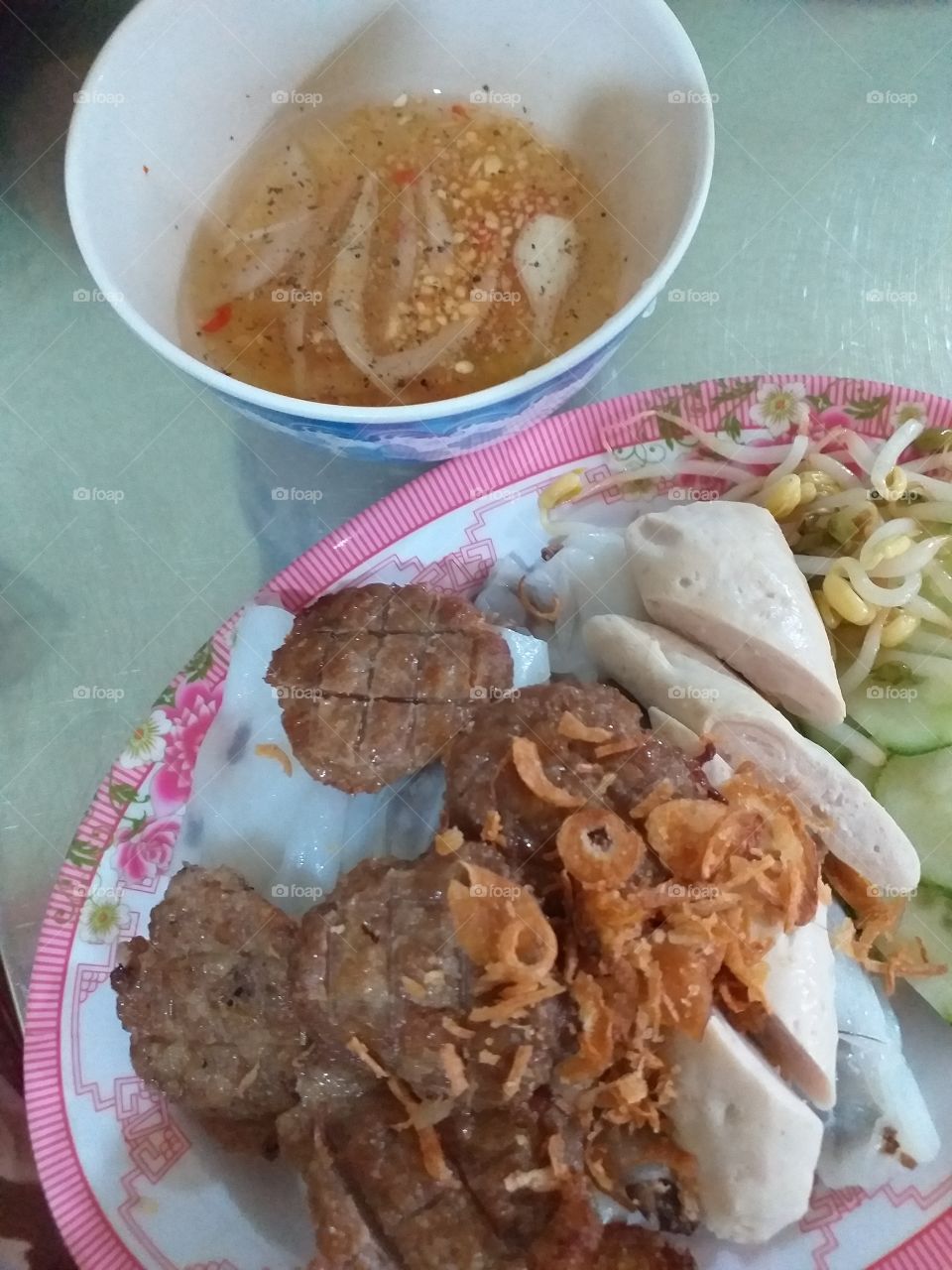 Vietnamese rolled ricepaper with pork bbq.