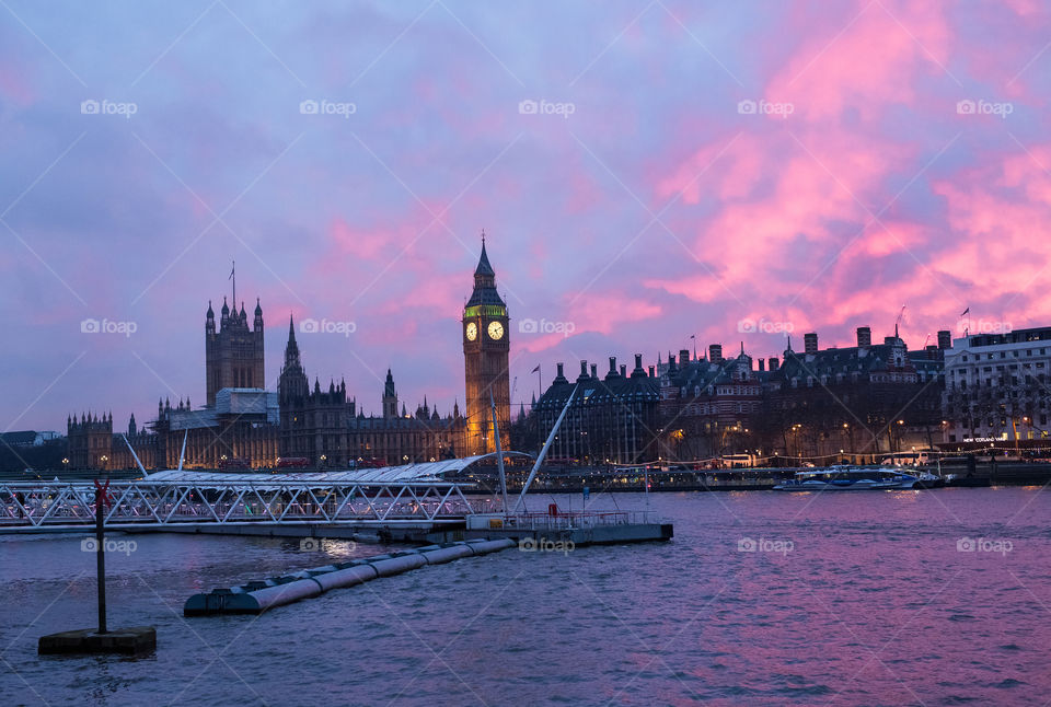 beautiful pink sunset in London, pink sky, the city is wrapped in pink colors