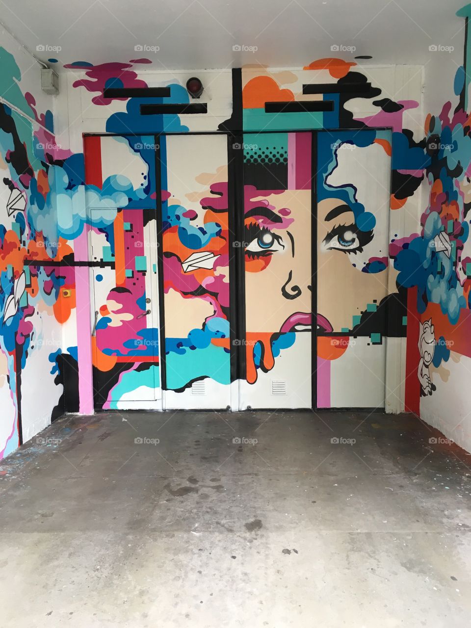 Graffiti garage.