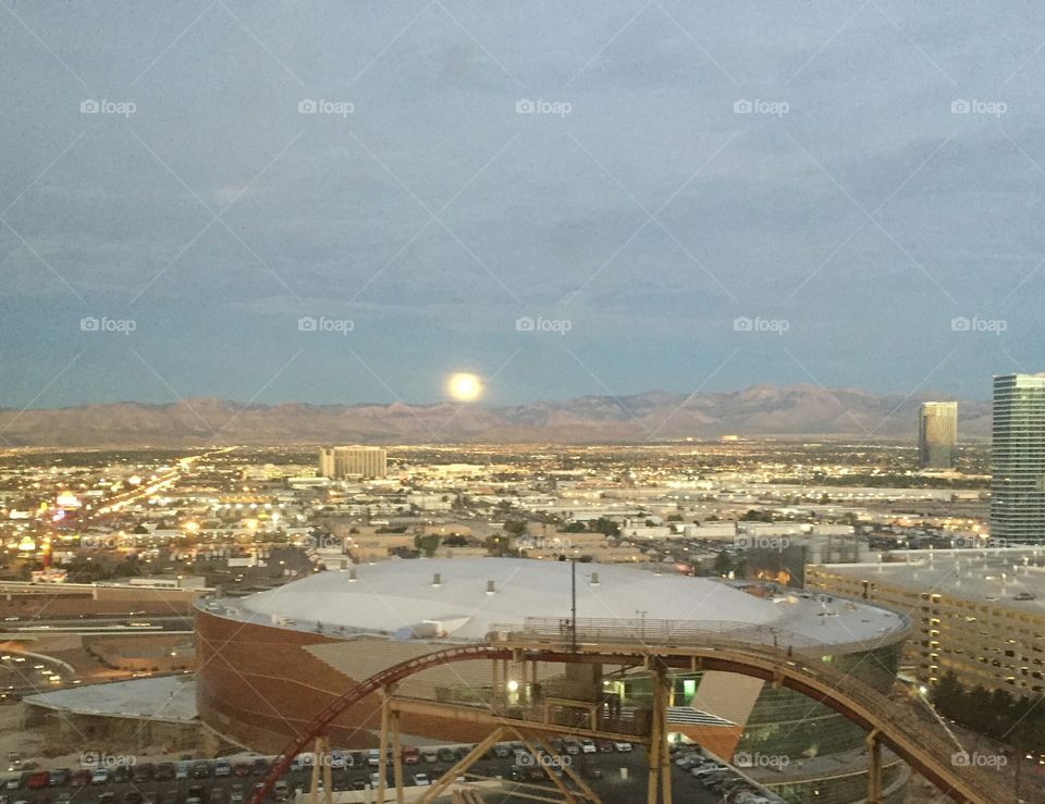 Vegas moon setting