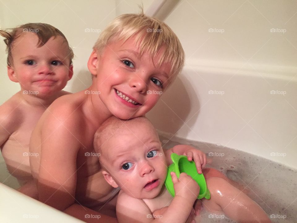 Rub -a-dub-dub 3 boys in a tub 
