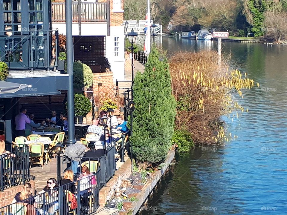 Cotes Brasserie Eton Spring lunch sunny day by the river