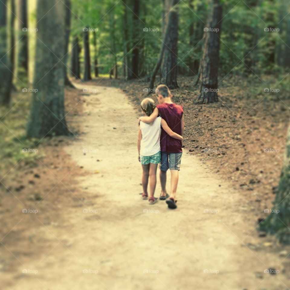 Sibling love, hiking 