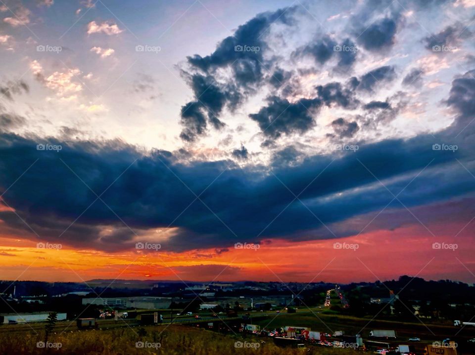 🌇🇺🇸 An extremely beautiful sunset in Jundiaí, interior of Brazil. Cheer the nature! / 🇧🇷 Um entardecer extremamente bonito em Jundiaí, interior do Brasil. Viva a natureza! 