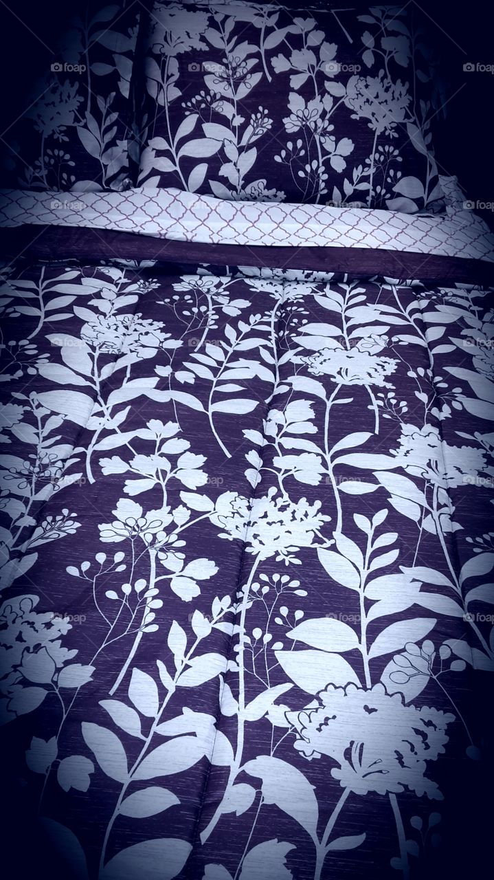 Purple comforter set