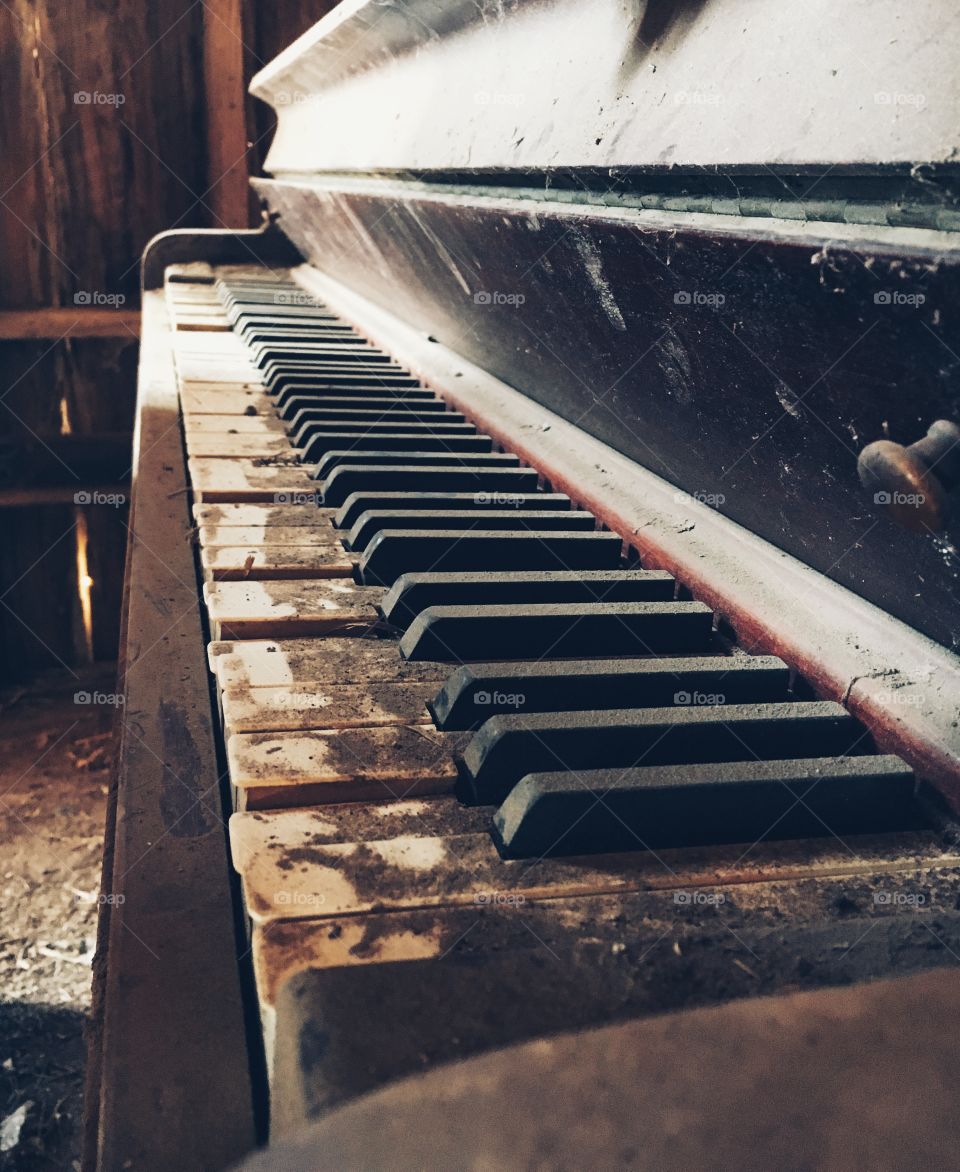 Old damage piano