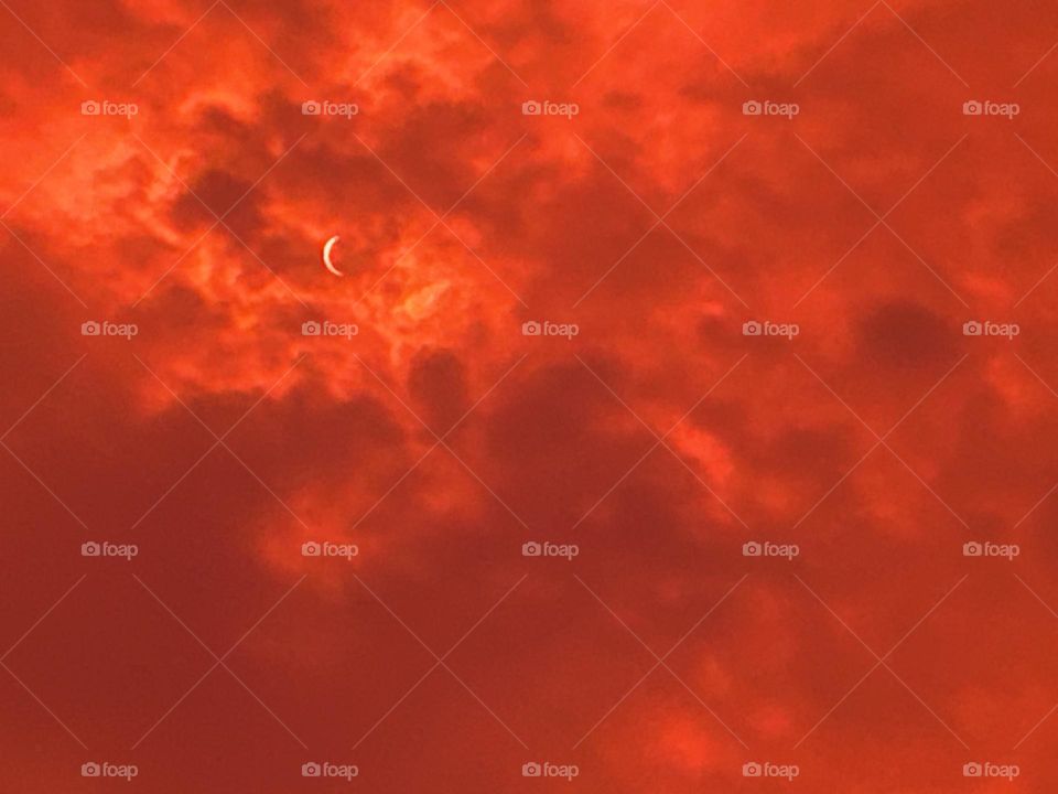 Solar eclipse from afar 