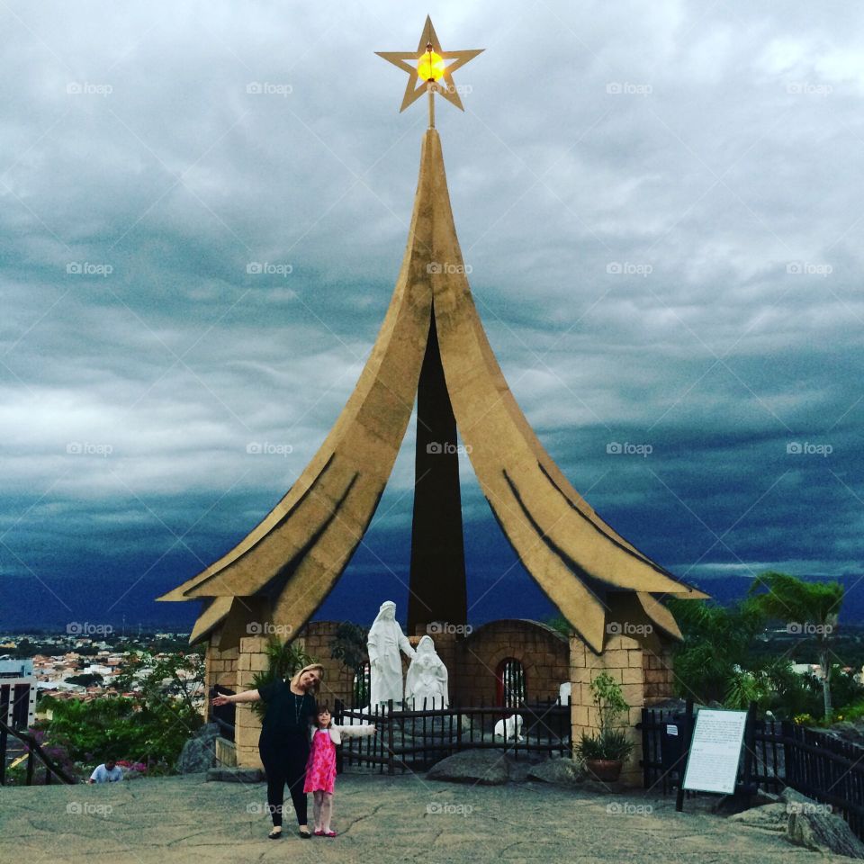 🙌🏻Correndo e Meditando junto à escultura da Estrela de Belém, no #Santuário da Mãe #Aparecida. 
 🙏🏻
#Fé #Santidade #Catolicismo #Jesus #Maria #NossaSenhora #PorUmMundoDePaz