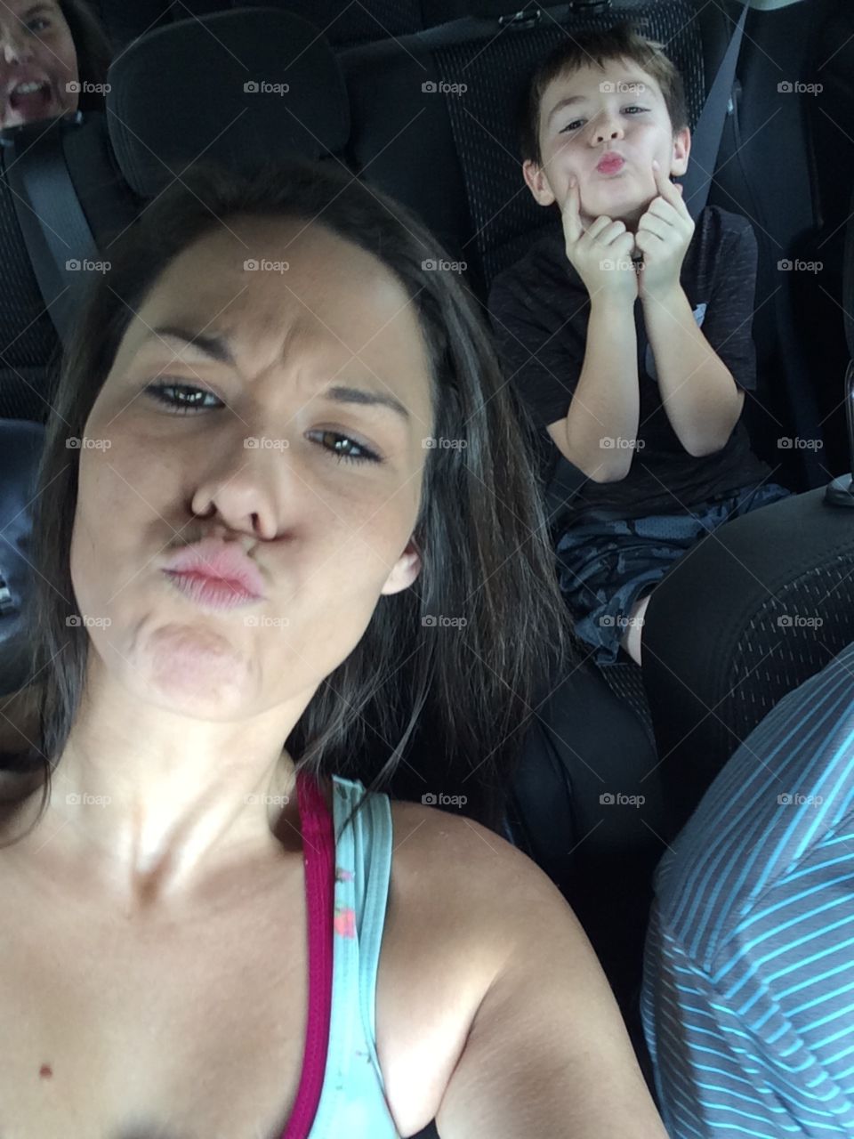 Show me your kissy face!