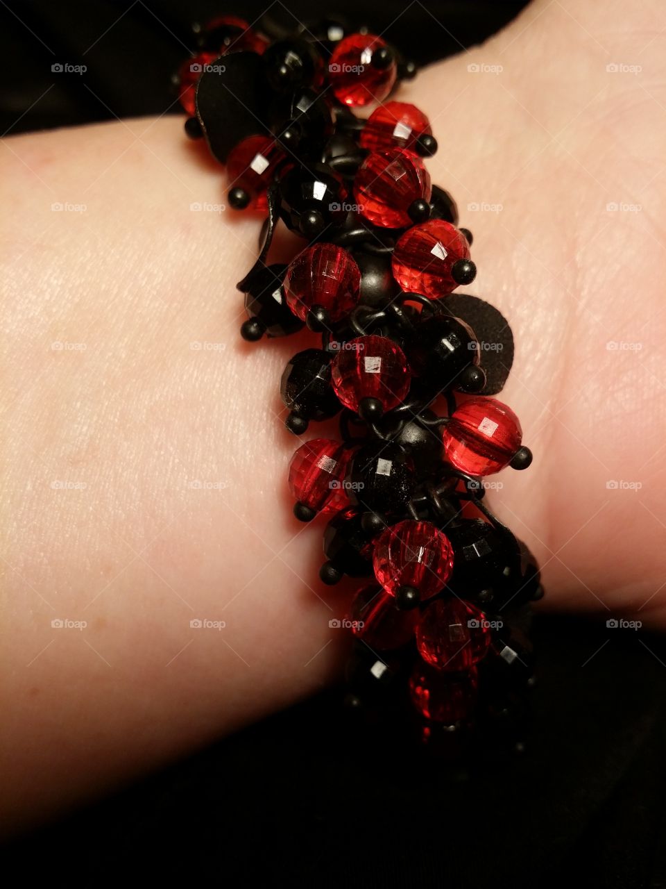Red & Black Chandelier Bead Bracelet