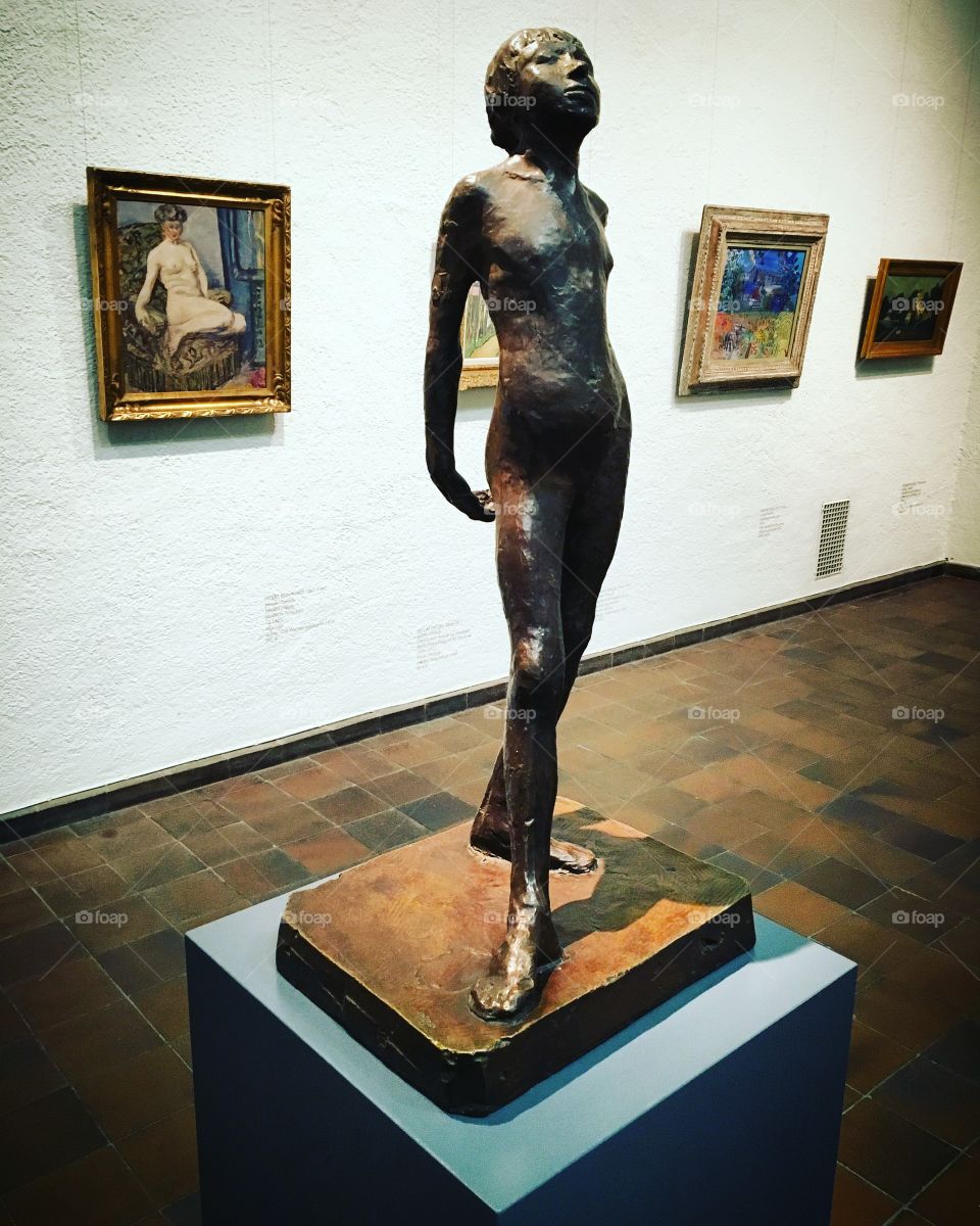 Museum sculpture