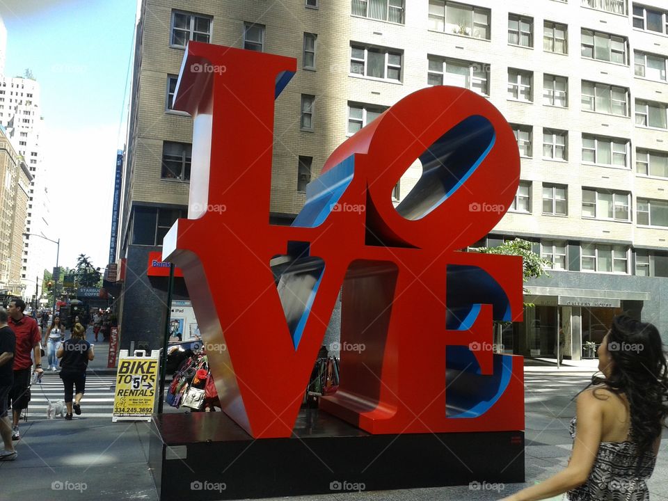 People in love in NYC
