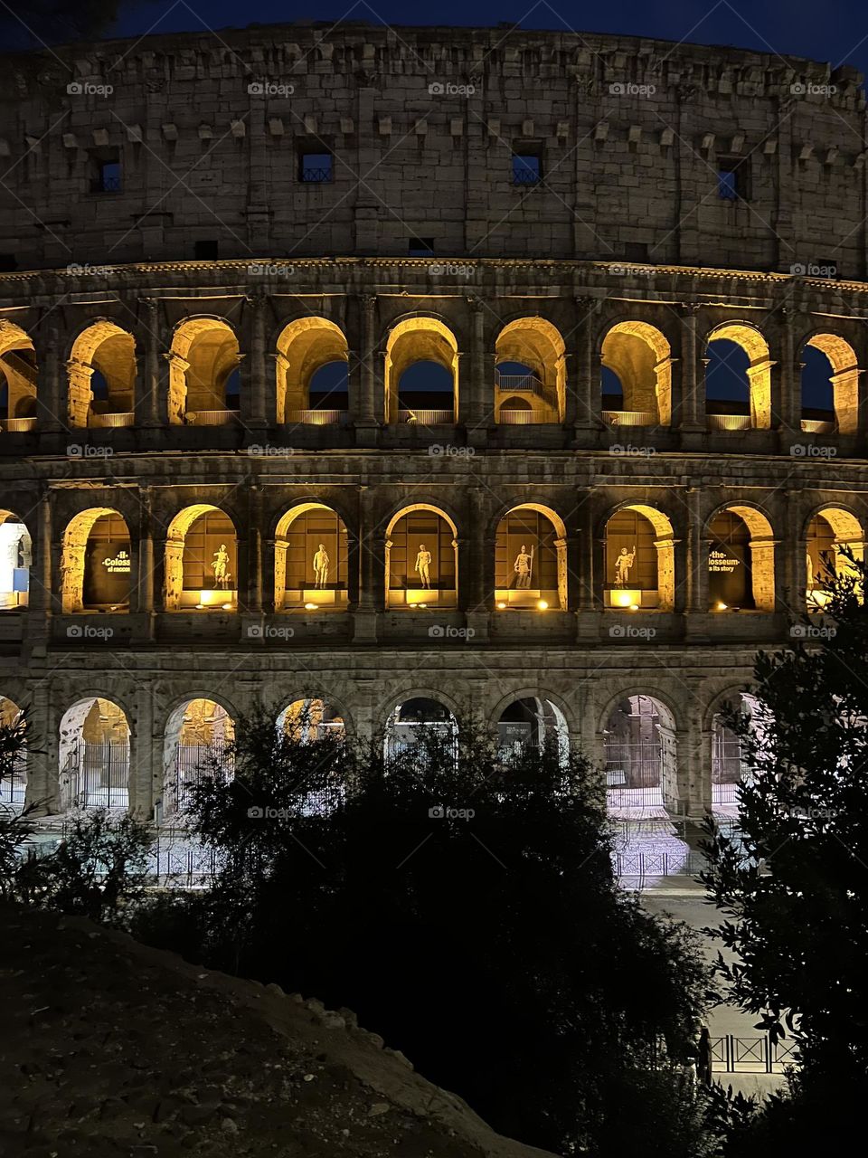 Twinkling windows : the beauty of evening light.