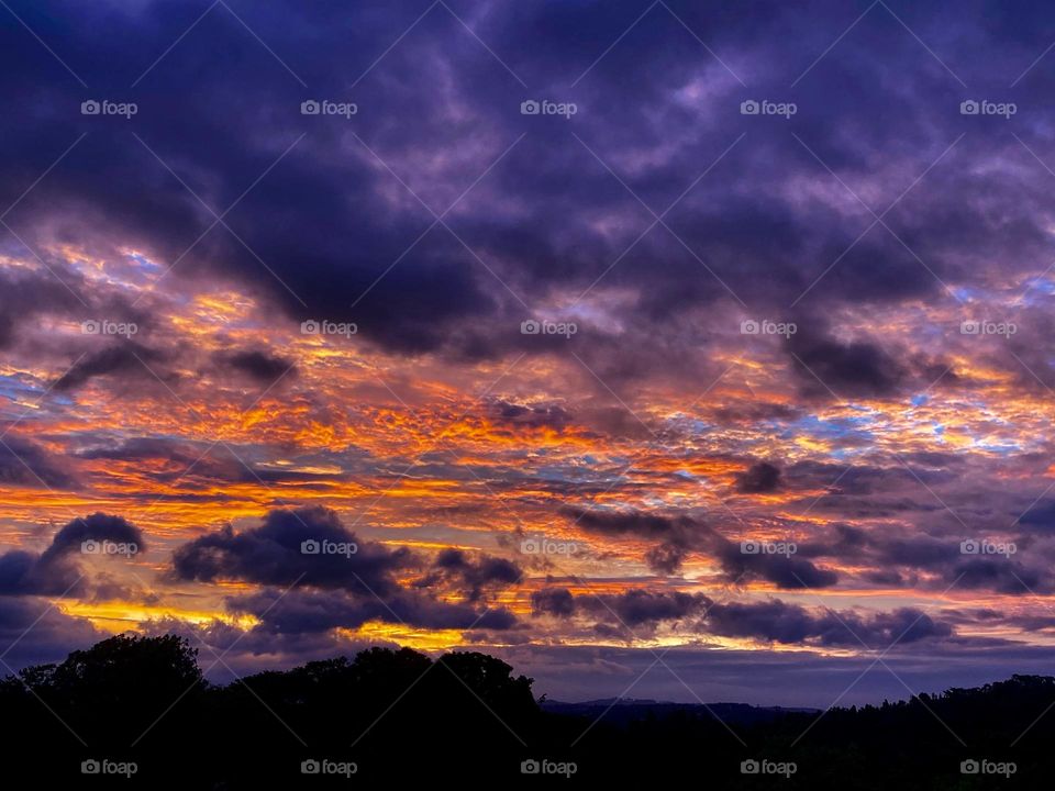 🌇🇺🇸 An extremely beautiful sunset in Jundiaí, interior of Brazil. Cheer the nature! / 🇧🇷 Um entardecer extremamente bonito em Jundiaí, interior do Brasil. Viva a natureza! 
