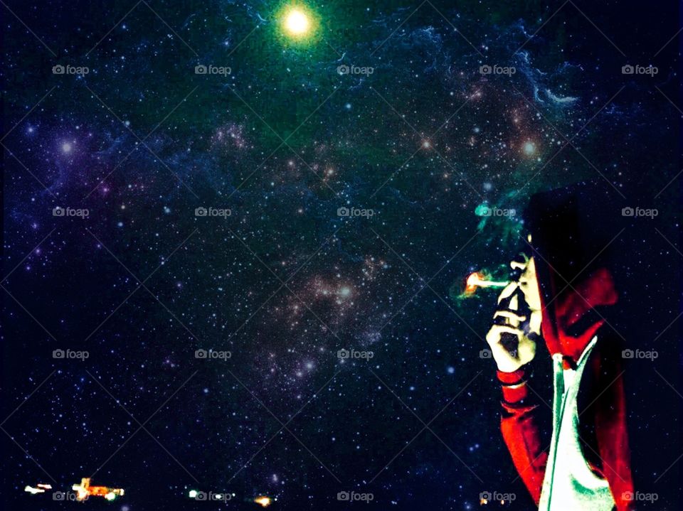 Smoking weed high as f*ck Nd the stars