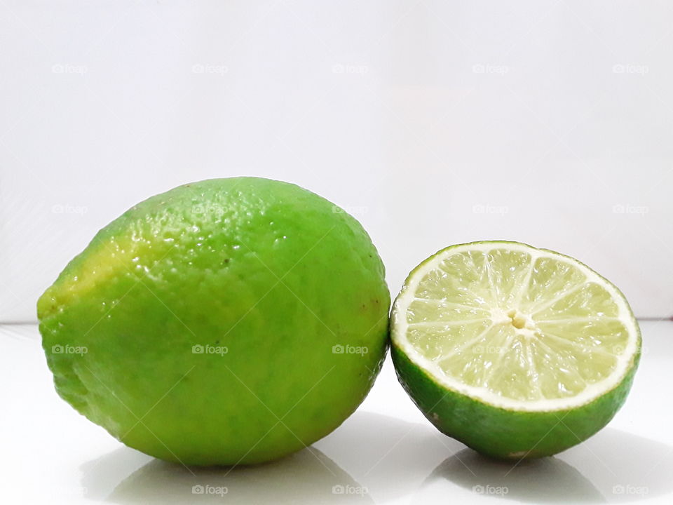 Limes whole and half