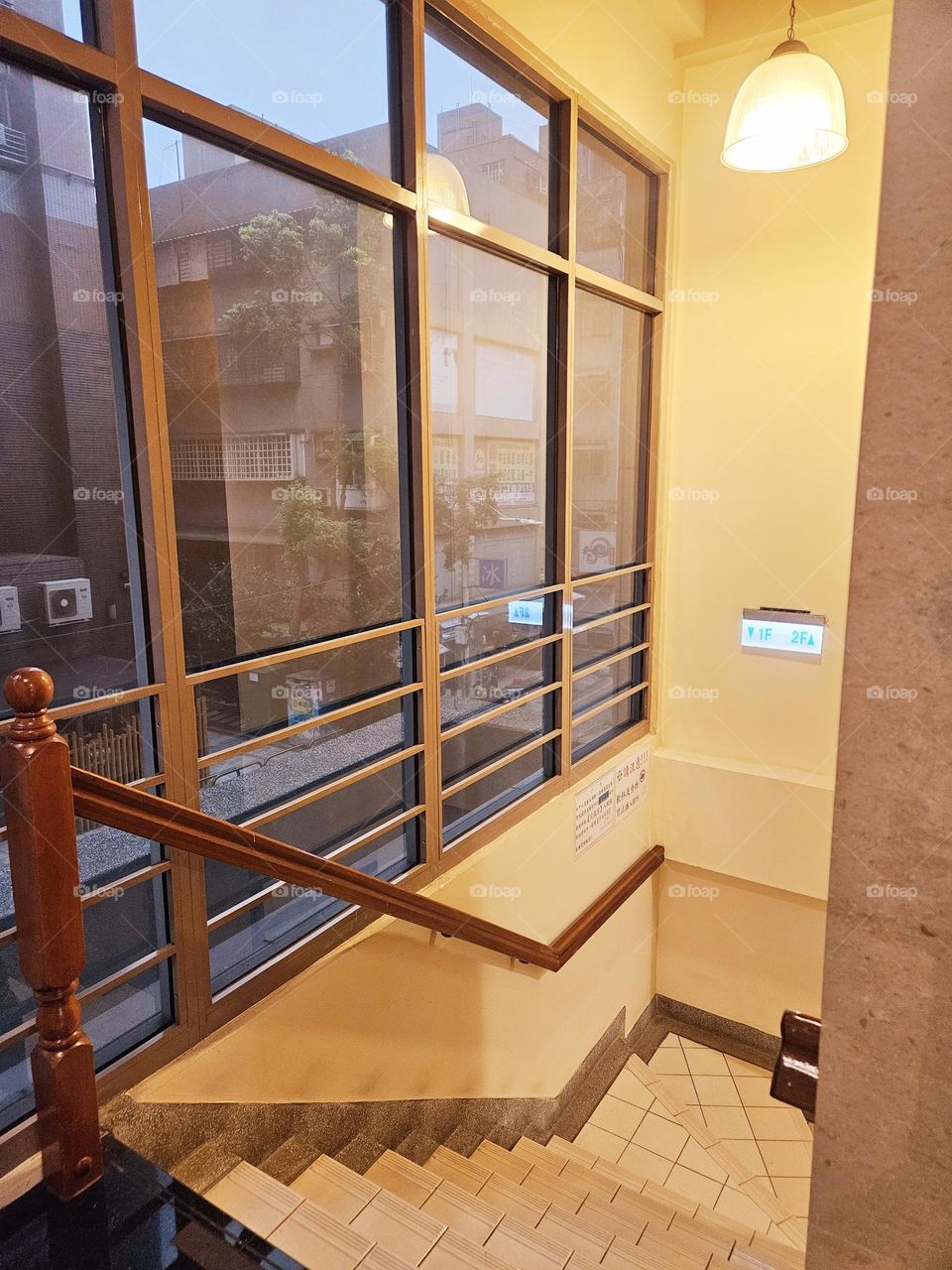 Staircase corner light reflection