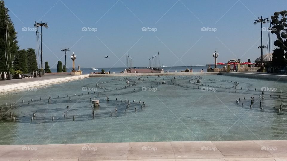 boulevard and fountain