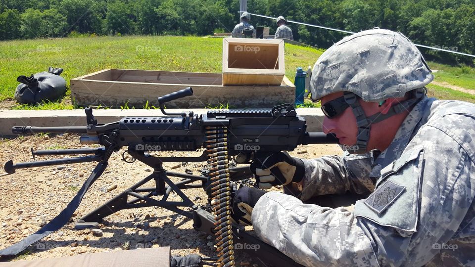 firing the 249 saw on the range -3