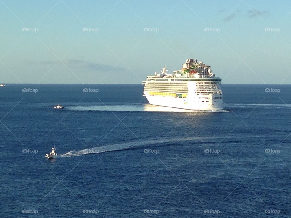 Cruise ship leaving port