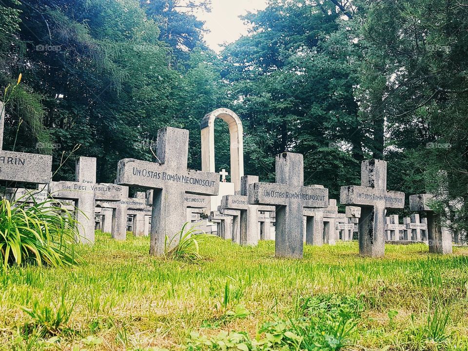 the cemetery of the unknown Romanian soldiers