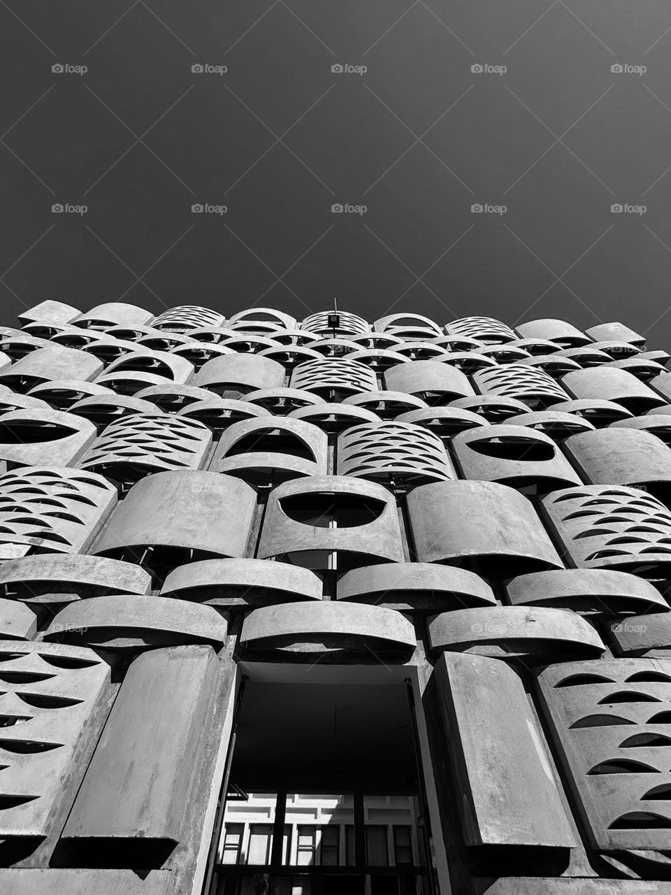 architecture in black and white