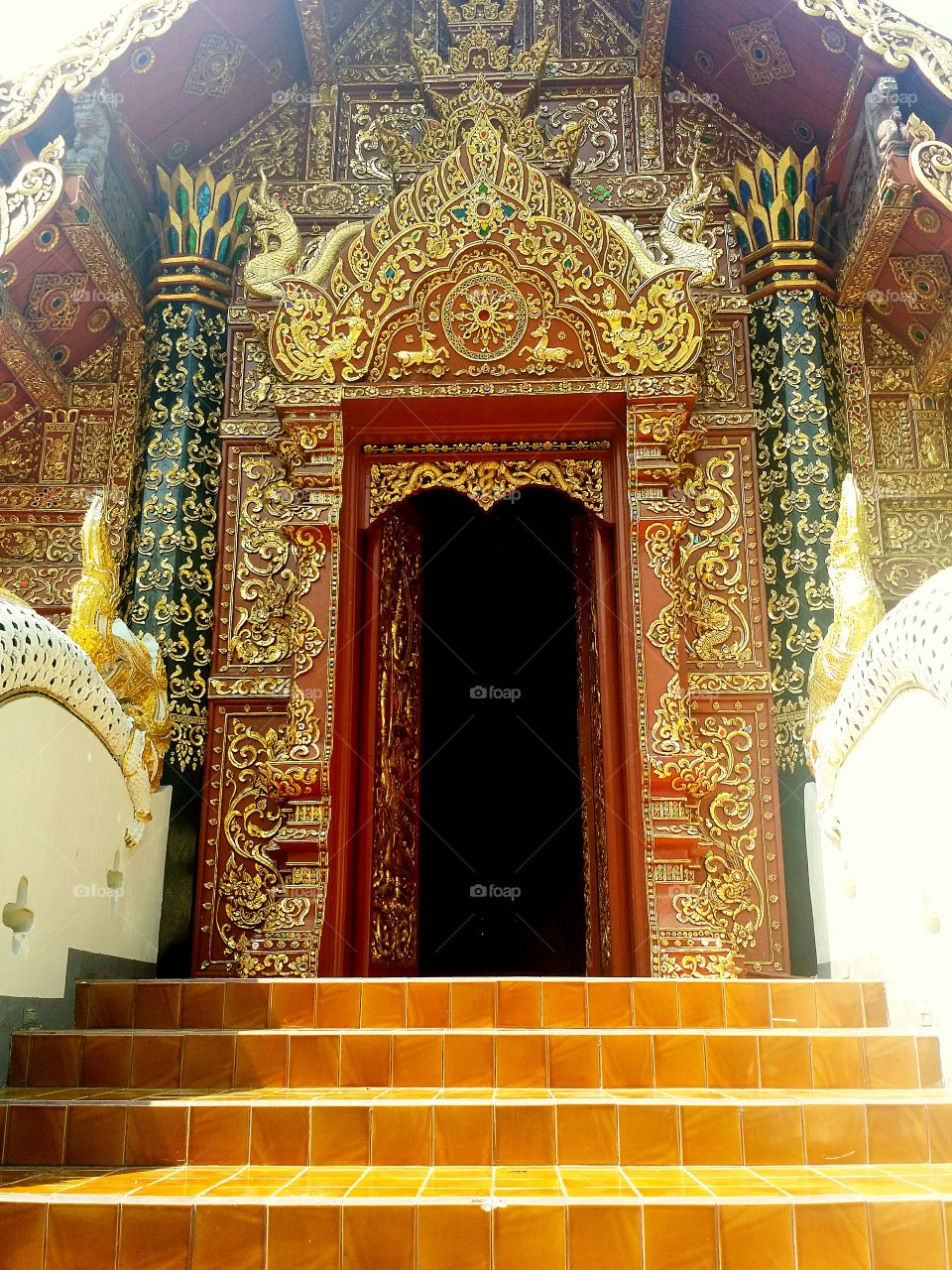 Amazing! Wood door carving. Art in Thai style.